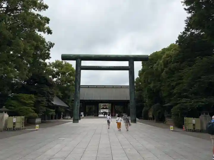靖國神社の{uncategorized: "未分類", other: "その他", undefined: "問題あり", building: "その他建物", grave: "お墓", sacred_gate: "鳥居", guardian: "狛犬", statue: "像", buddha: "仏像", history: "歴史", nature: "自然", garden: "庭園", animal: "動物", pagoda: "塔", temizu: "手水舎", mountain_gate: "山門・神門", sanctuary: "本殿・本堂", subordinate: "末社・摂社", art: "芸術", scenery: "景色", jizo: "地蔵", ema: "絵馬", goshuin: "御朱印", omikuji: "おみくじ", items: "授与品その他", amulet: "お守り", goshuincho: "御朱印帳", eats: "食事", festival: "お祭り", votive_dance: "神楽", shichigosan: "七五三参", wedding: "結婚式", experience: "体験その他", initially: "初詣", around: "周辺", anti_infection: "感染症対策"}