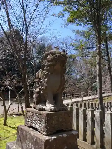 三国神社の狛犬