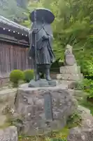 真教寺の像