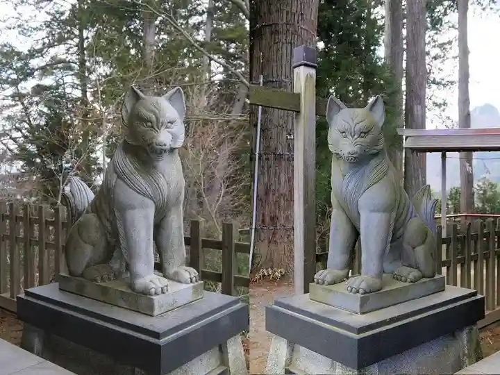 武蔵御嶽神社の狛犬