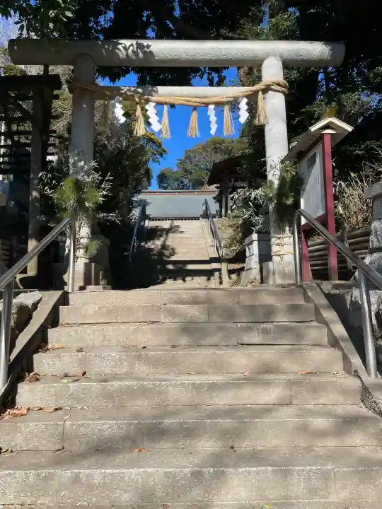 鹿島神社の{uncategorized: "未分類", other: "その他", undefined: "問題あり", building: "その他建物", grave: "お墓", sacred_gate: "鳥居", guardian: "狛犬", statue: "像", buddha: "仏像", history: "歴史", nature: "自然", garden: "庭園", animal: "動物", pagoda: "塔", temizu: "手水舎", mountain_gate: "山門・神門", sanctuary: "本殿・本堂", subordinate: "末社・摂社", art: "芸術", scenery: "景色", jizo: "地蔵", ema: "絵馬", goshuin: "御朱印", omikuji: "おみくじ", items: "授与品その他", amulet: "お守り", goshuincho: "御朱印帳", eats: "食事", festival: "お祭り", votive_dance: "神楽", shichigosan: "七五三参", wedding: "結婚式", experience: "体験その他", initially: "初詣", around: "周辺", anti_infection: "感染症対策"}