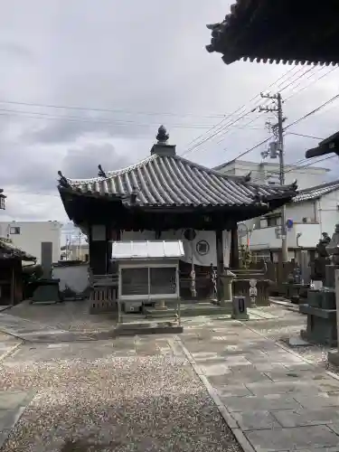 観音寺の{uncategorized: "未分類", other: "その他", undefined: "問題あり", building: "その他建物", grave: "お墓", sacred_gate: "鳥居", guardian: "狛犬", statue: "像", buddha: "仏像", history: "歴史", nature: "自然", garden: "庭園", animal: "動物", pagoda: "塔", temizu: "手水舎", mountain_gate: "山門・神門", sanctuary: "本殿・本堂", subordinate: "末社・摂社", art: "芸術", scenery: "景色", jizo: "地蔵", ema: "絵馬", goshuin: "御朱印", omikuji: "おみくじ", items: "授与品その他", amulet: "お守り", goshuincho: "御朱印帳", eats: "食事", festival: "お祭り", votive_dance: "神楽", shichigosan: "七五三参", wedding: "結婚式", experience: "体験その他", initially: "初詣", around: "周辺", anti_infection: "感染症対策"}