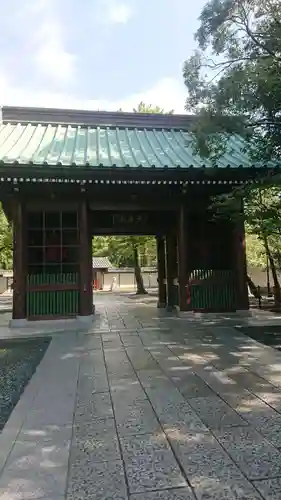 高徳院の山門・神門