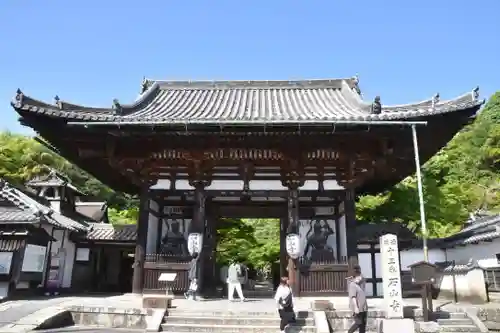 石山寺の山門・神門