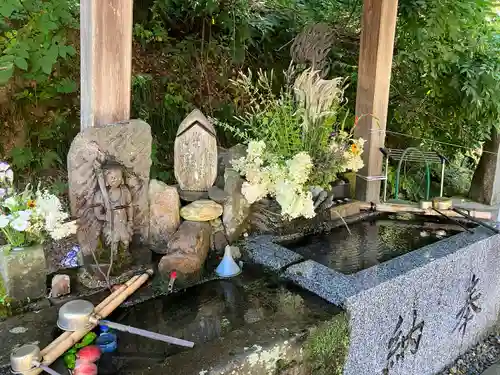 竹之高地不動社の手水舎
