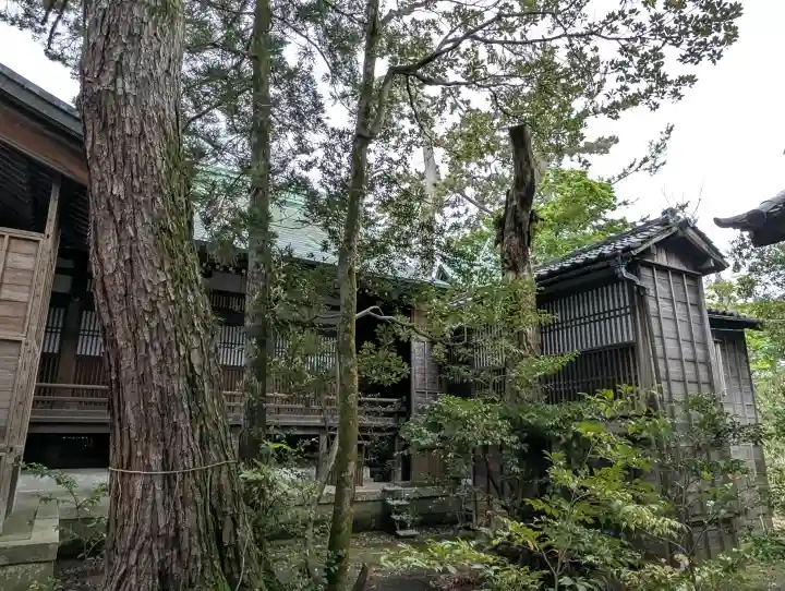 菟橋神社の{uncategorized: "未分類", other: "その他", undefined: "問題あり", building: "その他建物", grave: "お墓", sacred_gate: "鳥居", guardian: "狛犬", statue: "像", buddha: "仏像", history: "歴史", nature: "自然", garden: "庭園", animal: "動物", pagoda: "塔", temizu: "手水舎", mountain_gate: "山門・神門", sanctuary: "本殿・本堂", subordinate: "末社・摂社", art: "芸術", scenery: "景色", jizo: "地蔵", ema: "絵馬", goshuin: "御朱印", omikuji: "おみくじ", items: "授与品その他", amulet: "お守り", goshuincho: "御朱印帳", eats: "食事", festival: "お祭り", votive_dance: "神楽", shichigosan: "七五三参", wedding: "結婚式", experience: "体験その他", initially: "初詣", around: "周辺", anti_infection: "感染症対策"}