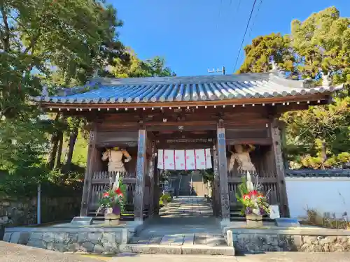 観音寺の山門・神門