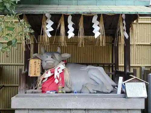 綱敷天神社の像