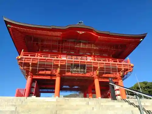 成田山名古屋別院大聖寺(犬山成田山)の山門・神門