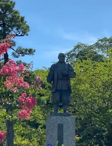 龍城神社の像