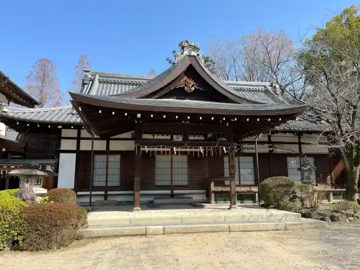 藤森神社の{uncategorized: "未分類", other: "その他", undefined: "問題あり", building: "その他建物", grave: "お墓", sacred_gate: "鳥居", guardian: "狛犬", statue: "像", buddha: "仏像", history: "歴史", nature: "自然", garden: "庭園", animal: "動物", pagoda: "塔", temizu: "手水舎", mountain_gate: "山門・神門", sanctuary: "本殿・本堂", subordinate: "末社・摂社", art: "芸術", scenery: "景色", jizo: "地蔵", ema: "絵馬", goshuin: "御朱印", omikuji: "おみくじ", items: "授与品その他", amulet: "お守り", goshuincho: "御朱印帳", eats: "食事", festival: "お祭り", votive_dance: "神楽", shichigosan: "七五三参", wedding: "結婚式", experience: "体験その他", initially: "初詣", around: "周辺", anti_infection: "感染症対策"}