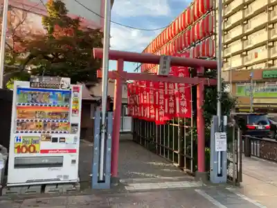 小平駅前稲荷神社の鳥居