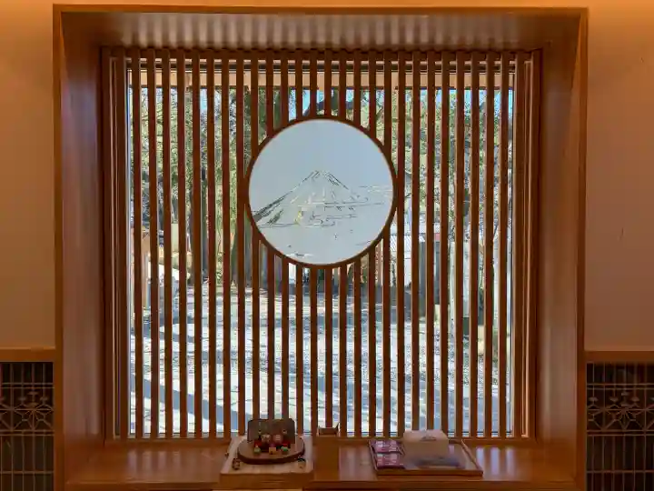 朝峯神社の{uncategorized: "未分類", other: "その他", undefined: "問題あり", building: "その他建物", grave: "お墓", sacred_gate: "鳥居", guardian: "狛犬", statue: "像", buddha: "仏像", history: "歴史", nature: "自然", garden: "庭園", animal: "動物", pagoda: "塔", temizu: "手水舎", mountain_gate: "山門・神門", sanctuary: "本殿・本堂", subordinate: "末社・摂社", art: "芸術", scenery: "景色", jizo: "地蔵", ema: "絵馬", goshuin: "御朱印", omikuji: "おみくじ", items: "授与品その他", amulet: "お守り", goshuincho: "御朱印帳", eats: "食事", festival: "お祭り", votive_dance: "神楽", shichigosan: "七五三参", wedding: "結婚式", experience: "体験その他", initially: "初詣", around: "周辺", anti_infection: "感染症対策"}