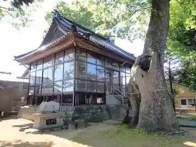 楢本神社の本殿