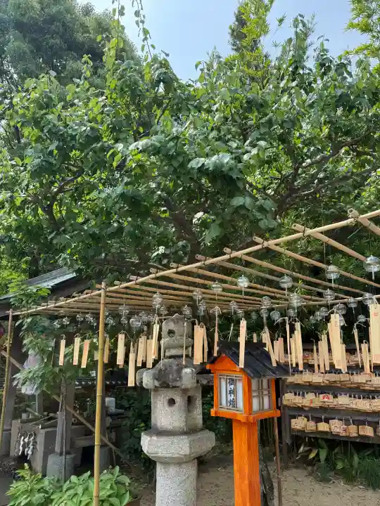 玉津島神社の{uncategorized: "未分類", other: "その他", undefined: "問題あり", building: "その他建物", grave: "お墓", sacred_gate: "鳥居", guardian: "狛犬", statue: "像", buddha: "仏像", history: "歴史", nature: "自然", garden: "庭園", animal: "動物", pagoda: "塔", temizu: "手水舎", mountain_gate: "山門・神門", sanctuary: "本殿・本堂", subordinate: "末社・摂社", art: "芸術", scenery: "景色", jizo: "地蔵", ema: "絵馬", goshuin: "御朱印", omikuji: "おみくじ", items: "授与品その他", amulet: "お守り", goshuincho: "御朱印帳", eats: "食事", festival: "お祭り", votive_dance: "神楽", shichigosan: "七五三参", wedding: "結婚式", experience: "体験その他", initially: "初詣", around: "周辺", anti_infection: "感染症対策"}