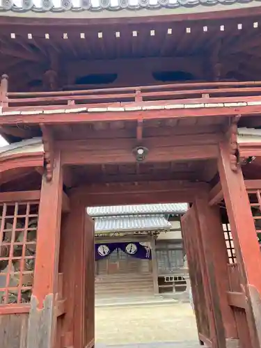 称念寺の山門