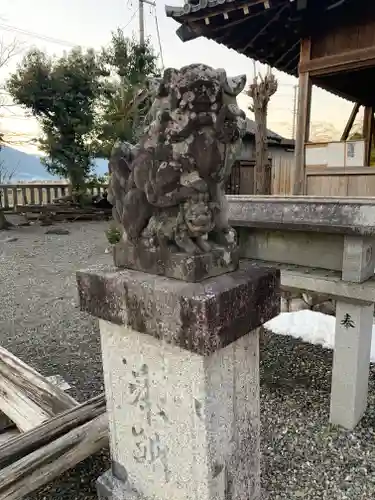 白鳥神社の狛犬