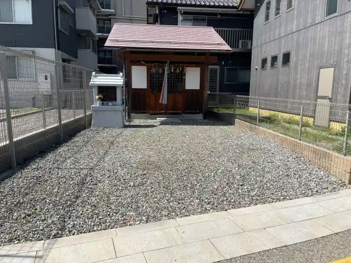 金刀比羅神社の{uncategorized: "未分類", other: "その他", undefined: "問題あり", building: "その他建物", grave: "お墓", sacred_gate: "鳥居", guardian: "狛犬", statue: "像", buddha: "仏像", history: "歴史", nature: "自然", garden: "庭園", animal: "動物", pagoda: "塔", temizu: "手水舎", mountain_gate: "山門・神門", sanctuary: "本殿・本堂", subordinate: "末社・摂社", art: "芸術", scenery: "景色", jizo: "地蔵", ema: "絵馬", goshuin: "御朱印", omikuji: "おみくじ", items: "授与品その他", amulet: "お守り", goshuincho: "御朱印帳", eats: "食事", festival: "お祭り", votive_dance: "神楽", shichigosan: "七五三参", wedding: "結婚式", experience: "体験その他", initially: "初詣", around: "周辺", anti_infection: "感染症対策"}