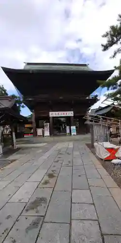 白山神社の山門