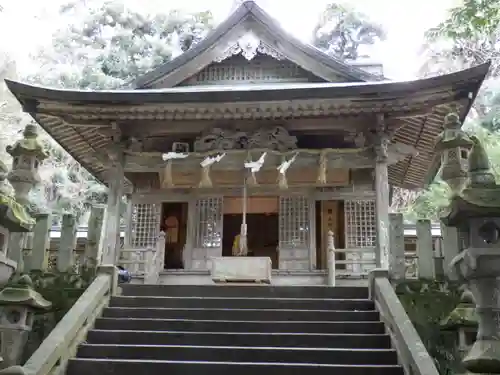 逢坂八幡神社の本殿