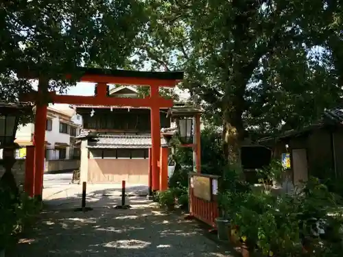 源九郎稲荷神社の鳥居