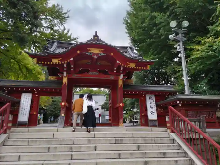 秩父神社の山門・神門