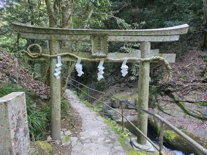 龍鎮神社(奈良県)