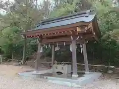 毘森神社の手水