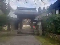 吸湖山　青岸寺の山門