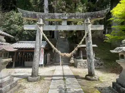 恵那神社の{uncategorized: "未分類", other: "その他", undefined: "問題あり", building: "その他建物", grave: "お墓", sacred_gate: "鳥居", guardian: "狛犬", statue: "像", buddha: "仏像", history: "歴史", nature: "自然", garden: "庭園", animal: "動物", pagoda: "塔", temizu: "手水舎", mountain_gate: "山門・神門", sanctuary: "本殿・本堂", subordinate: "末社・摂社", art: "芸術", scenery: "景色", jizo: "地蔵", ema: "絵馬", goshuin: "御朱印", omikuji: "おみくじ", items: "授与品その他", amulet: "お守り", goshuincho: "御朱印帳", eats: "食事", festival: "お祭り", votive_dance: "神楽", shichigosan: "七五三参", wedding: "結婚式", experience: "体験その他", initially: "初詣", around: "周辺", anti_infection: "感染症対策"}