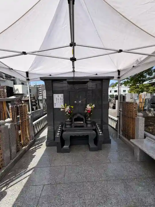 龍安寺の{uncategorized: "未分類", other: "その他", undefined: "問題あり", building: "その他建物", grave: "お墓", sacred_gate: "鳥居", guardian: "狛犬", statue: "像", buddha: "仏像", history: "歴史", nature: "自然", garden: "庭園", animal: "動物", pagoda: "塔", temizu: "手水舎", mountain_gate: "山門・神門", sanctuary: "本殿・本堂", subordinate: "末社・摂社", art: "芸術", scenery: "景色", jizo: "地蔵", ema: "絵馬", goshuin: "御朱印", omikuji: "おみくじ", items: "授与品その他", amulet: "お守り", goshuincho: "御朱印帳", eats: "食事", festival: "お祭り", votive_dance: "神楽", shichigosan: "七五三参", wedding: "結婚式", experience: "体験その他", initially: "初詣", around: "周辺", anti_infection: "感染症対策"}