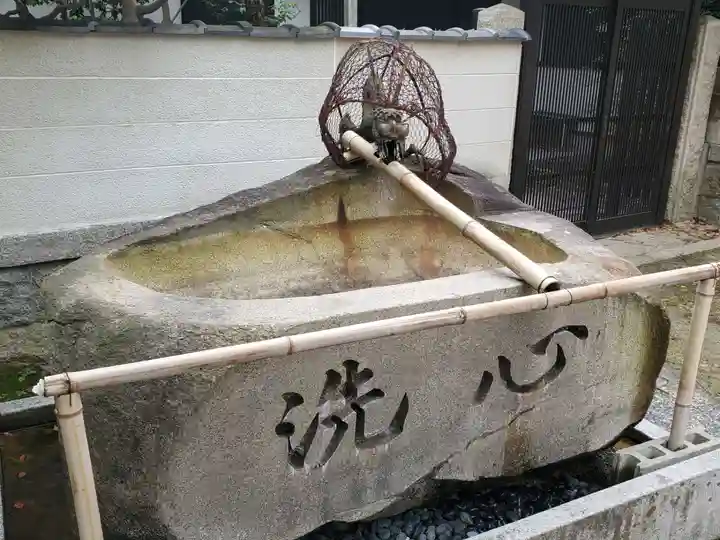 富松神社の手水舎