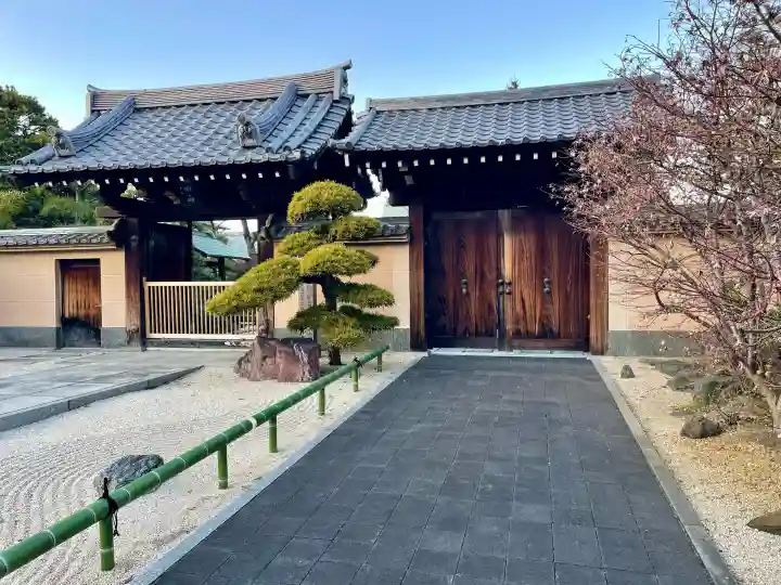 蓮花寺の{uncategorized: "未分類", other: "その他", undefined: "問題あり", building: "その他建物", grave: "お墓", sacred_gate: "鳥居", guardian: "狛犬", statue: "像", buddha: "仏像", history: "歴史", nature: "自然", garden: "庭園", animal: "動物", pagoda: "塔", temizu: "手水舎", mountain_gate: "山門・神門", sanctuary: "本殿・本堂", subordinate: "末社・摂社", art: "芸術", scenery: "景色", jizo: "地蔵", ema: "絵馬", goshuin: "御朱印", omikuji: "おみくじ", items: "授与品その他", amulet: "お守り", goshuincho: "御朱印帳", eats: "食事", festival: "お祭り", votive_dance: "神楽", shichigosan: "七五三参", wedding: "結婚式", experience: "体験その他", initially: "初詣", around: "周辺", anti_infection: "感染症対策"}