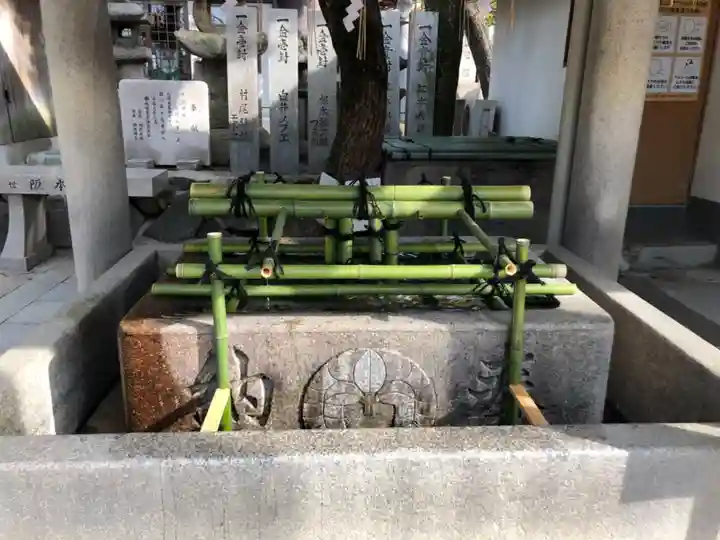 石切劔箭神社の手水舎