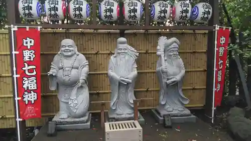 中野沼袋氷川神社の像