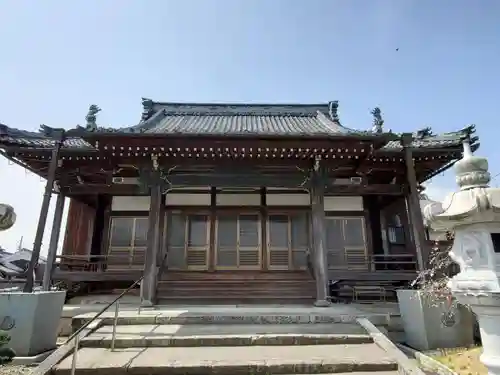 覚永寺の本殿