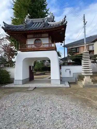 法雲寺の山門