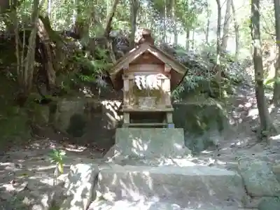 敢國神社の末社・摂社