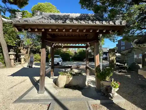 神館神社の手水舎