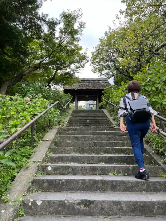 東慶寺の山門・神門