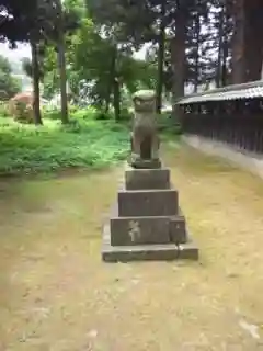 守りの神　藤基神社の狛犬