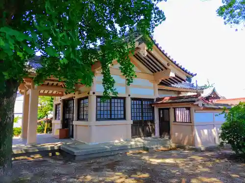 松山神社（鍋片）の本殿・本堂