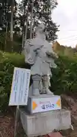 一矢神社の像