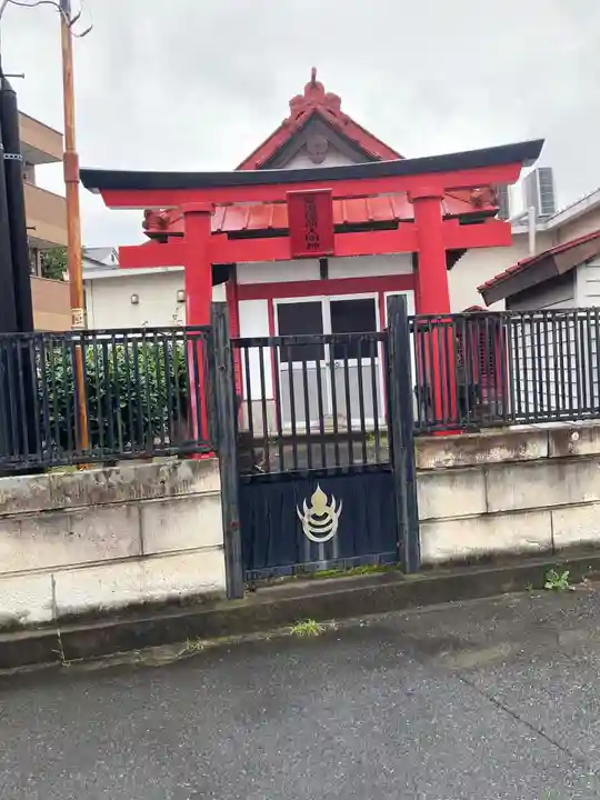 鼻黒稲荷大明神(神奈川県)