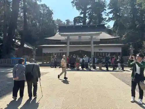 鹿島神宮の{uncategorized: "未分類", other: "その他", undefined: "問題あり", building: "その他建物", grave: "お墓", sacred_gate: "鳥居", guardian: "狛犬", statue: "像", buddha: "仏像", history: "歴史", nature: "自然", garden: "庭園", animal: "動物", pagoda: "塔", temizu: "手水舎", mountain_gate: "山門・神門", sanctuary: "本殿・本堂", subordinate: "末社・摂社", art: "芸術", scenery: "景色", jizo: "地蔵", ema: "絵馬", goshuin: "御朱印", omikuji: "おみくじ", items: "授与品その他", amulet: "お守り", goshuincho: "御朱印帳", eats: "食事", festival: "お祭り", votive_dance: "神楽", shichigosan: "七五三参", wedding: "結婚式", experience: "体験その他", initially: "初詣", around: "周辺", anti_infection: "感染症対策"}