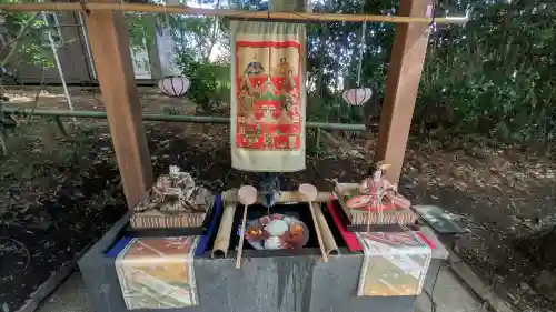 下野 星宮神社の{uncategorized: "未分類", other: "その他", undefined: "問題あり", building: "その他建物", grave: "お墓", sacred_gate: "鳥居", guardian: "狛犬", statue: "像", buddha: "仏像", history: "歴史", nature: "自然", garden: "庭園", animal: "動物", pagoda: "塔", temizu: "手水舎", mountain_gate: "山門・神門", sanctuary: "本殿・本堂", subordinate: "末社・摂社", art: "芸術", scenery: "景色", jizo: "地蔵", ema: "絵馬", goshuin: "御朱印", omikuji: "おみくじ", items: "授与品その他", amulet: "お守り", goshuincho: "御朱印帳", eats: "食事", festival: "お祭り", votive_dance: "神楽", shichigosan: "七五三参", wedding: "結婚式", experience: "体験その他", initially: "初詣", around: "周辺", anti_infection: "感染症対策"}