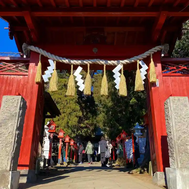 平出雷電神社の山門・神門