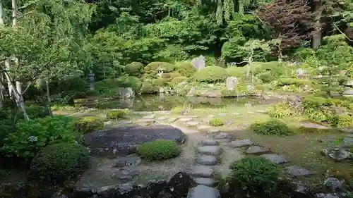 玉川寺の庭園