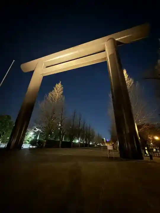 靖國神社の{uncategorized: "未分類", other: "その他", undefined: "問題あり", building: "その他建物", grave: "お墓", sacred_gate: "鳥居", guardian: "狛犬", statue: "像", buddha: "仏像", history: "歴史", nature: "自然", garden: "庭園", animal: "動物", pagoda: "塔", temizu: "手水舎", mountain_gate: "山門・神門", sanctuary: "本殿・本堂", subordinate: "末社・摂社", art: "芸術", scenery: "景色", jizo: "地蔵", ema: "絵馬", goshuin: "御朱印", omikuji: "おみくじ", items: "授与品その他", amulet: "お守り", goshuincho: "御朱印帳", eats: "食事", festival: "お祭り", votive_dance: "神楽", shichigosan: "七五三参", wedding: "結婚式", experience: "体験その他", initially: "初詣", around: "周辺", anti_infection: "感染症対策"}