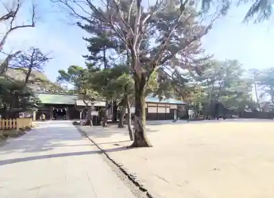 意富比神社の{uncategorized: "未分類", other: "その他", undefined: "問題あり", building: "その他建物", grave: "お墓", sacred_gate: "鳥居", guardian: "狛犬", statue: "像", buddha: "仏像", history: "歴史", nature: "自然", garden: "庭園", animal: "動物", pagoda: "塔", temizu: "手水舎", mountain_gate: "山門・神門", sanctuary: "本殿・本堂", subordinate: "末社・摂社", art: "芸術", scenery: "景色", jizo: "地蔵", ema: "絵馬", goshuin: "御朱印", omikuji: "おみくじ", items: "授与品その他", amulet: "お守り", goshuincho: "御朱印帳", eats: "食事", festival: "お祭り", votive_dance: "神楽", shichigosan: "七五三参", wedding: "結婚式", experience: "体験その他", initially: "初詣", around: "周辺", anti_infection: "感染症対策"}